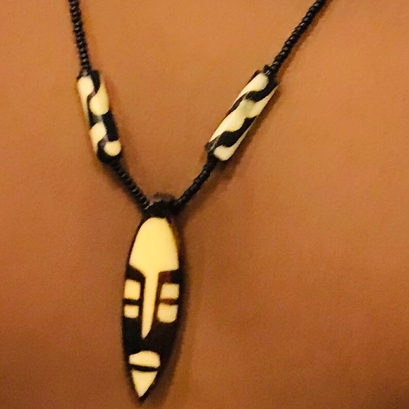 Handmade African Maasai Necklace - Picture 5 of 7